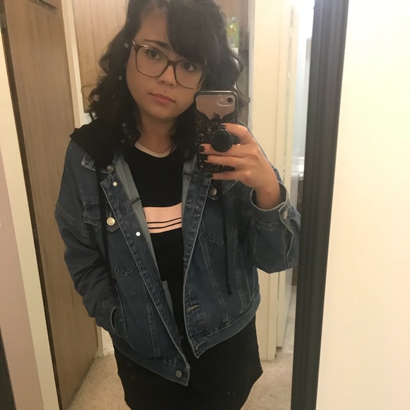 Meet your Posher, Emily - Picture 4 of 5